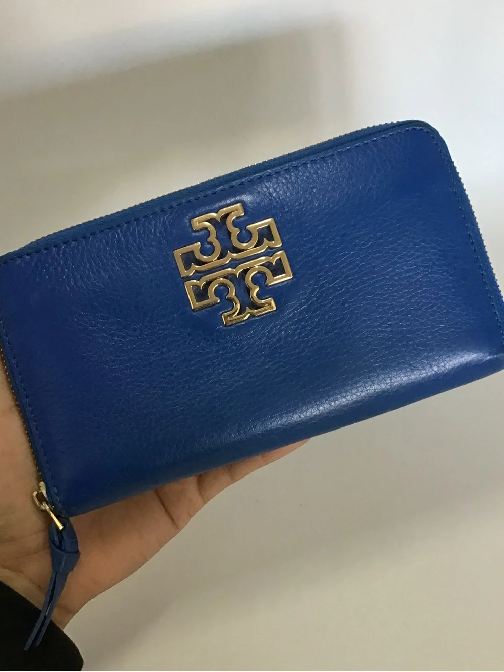 Tory Burch Electric Blue Zip-Around Leather Wallet with Gold Logo